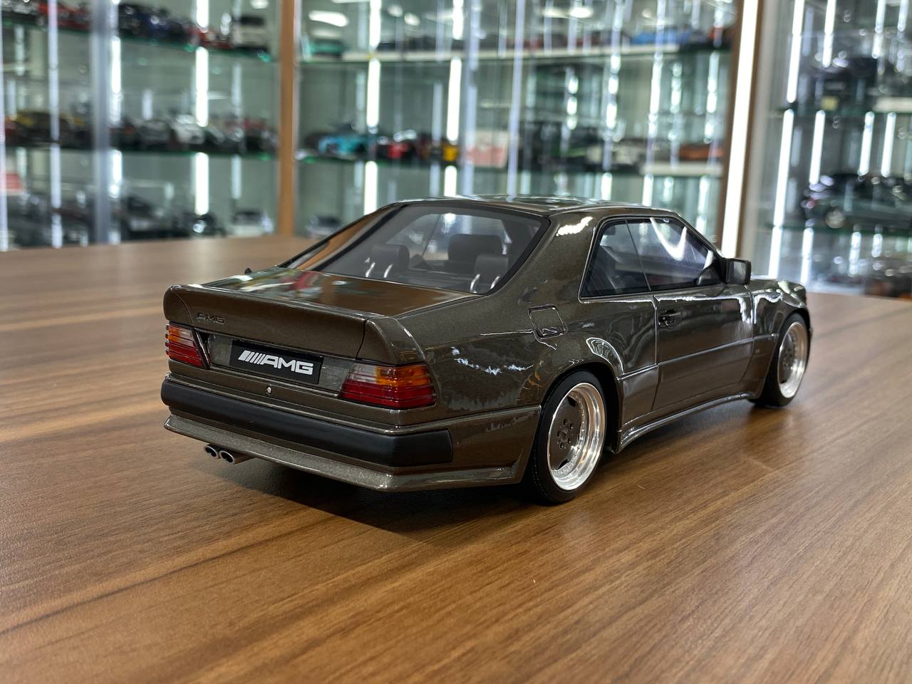 1/18 Resin Mercedes-Benz 300 CE 6.0 (C124) 1990 - Grey by OttOMobile - Limited 999 pcs