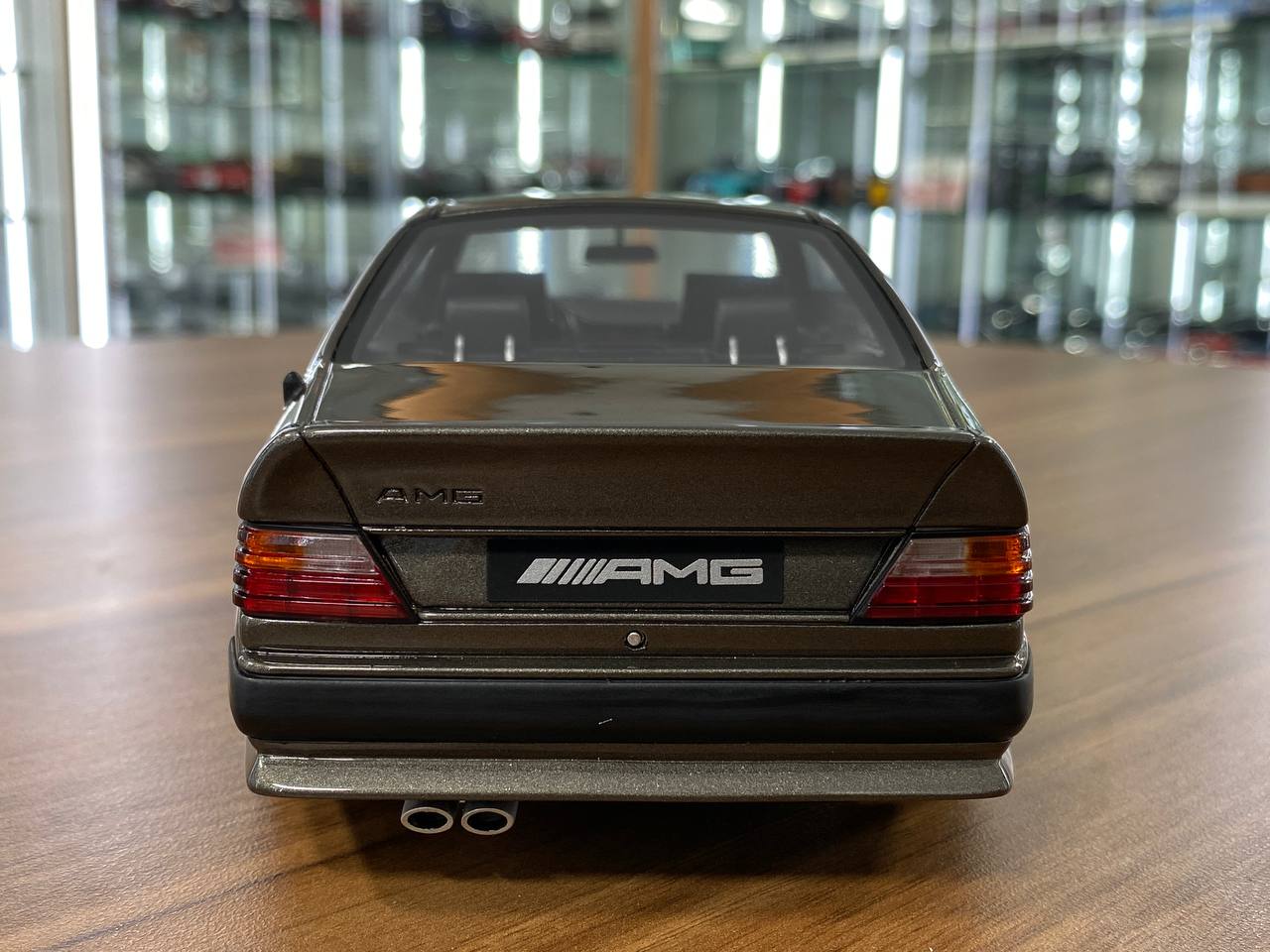 1/18 Resin Mercedes-Benz 300 CE 6.0 (C124) 1990 - Grey by OttOMobile - Limited 999 pcs