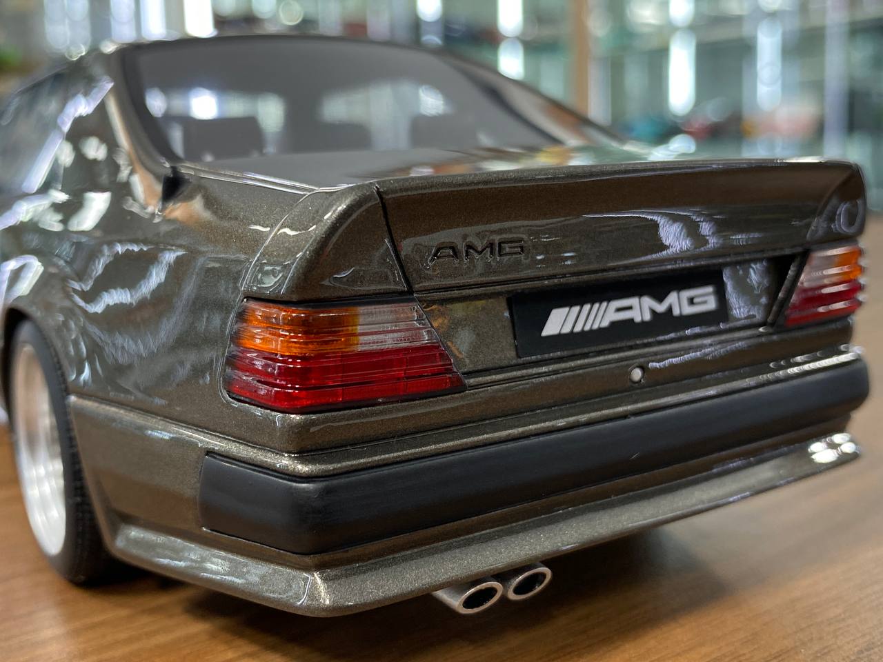 1/18 Resin Mercedes-Benz 300 CE 6.0 (C124) 1990 - Grey by OttOMobile - Limited 999 pcs