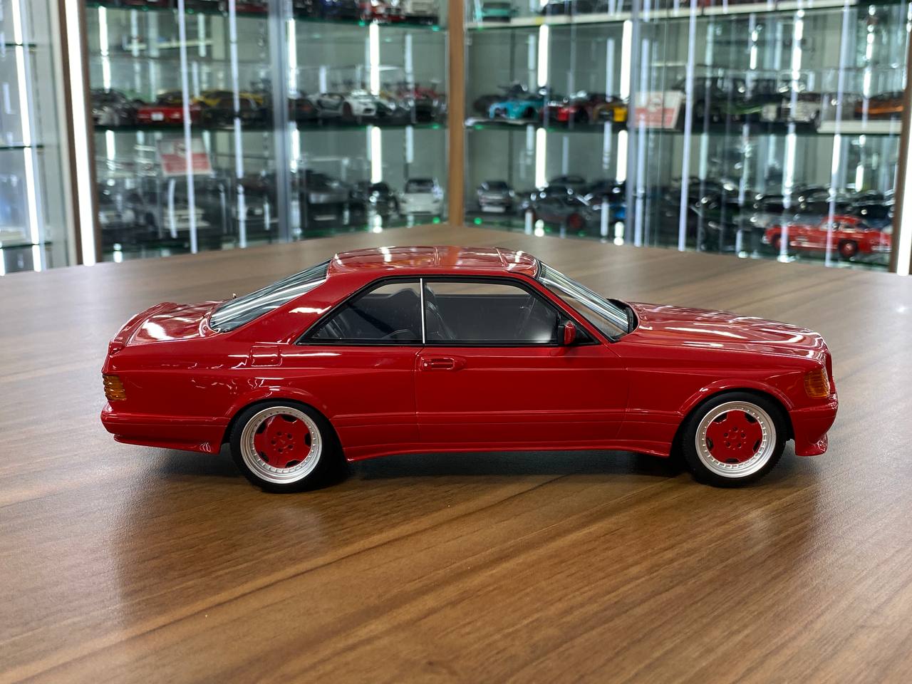 1/18 Resin Mercedes-Benz 560 SEC AMG (W126) 1987 - Signal Red by OttOMobile - Limited 2000 pcs