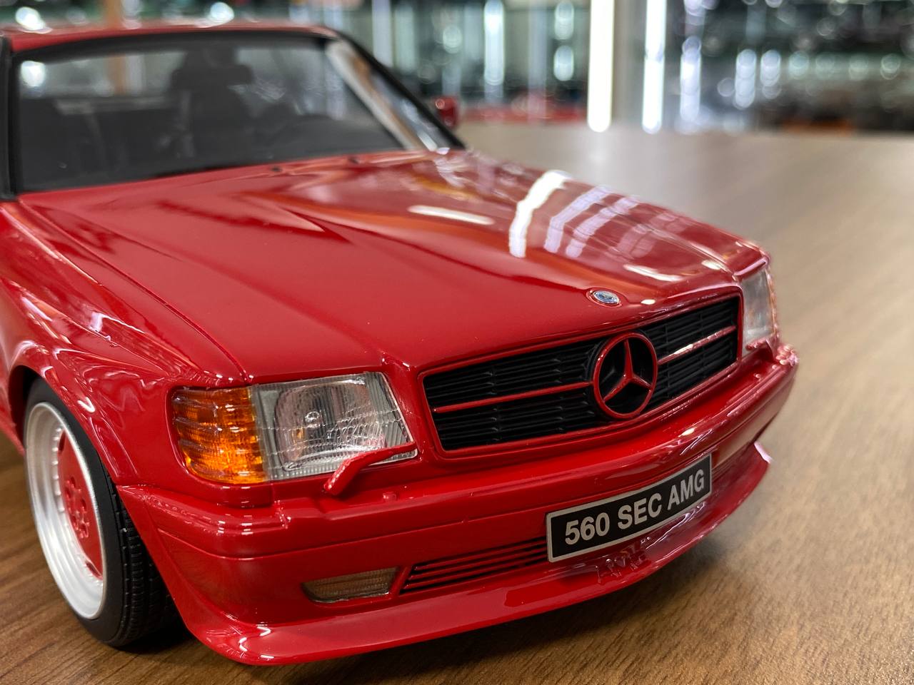 1/18 Resin Mercedes-Benz 560 SEC AMG (W126) 1987 - Signal Red by OttOMobile - Limited 2000 pcs