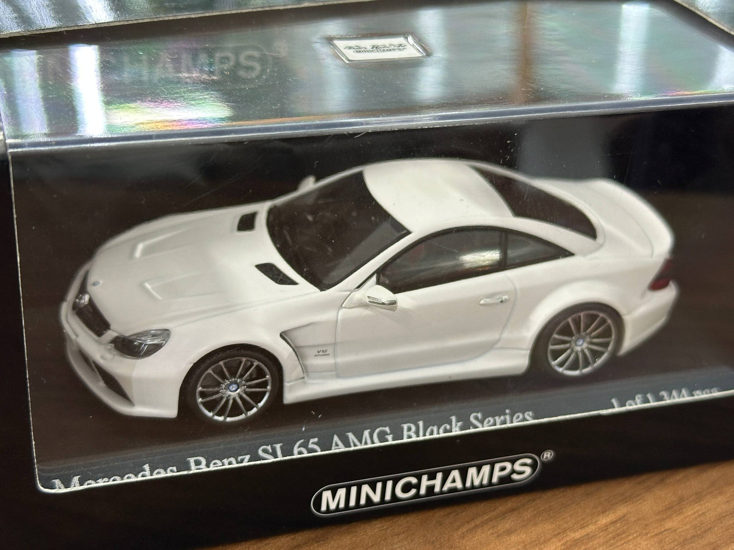 1/43 Diecast Model Mercedes-Benz SL65 AMG Black Series (R230) Matt White (Minichamps)
