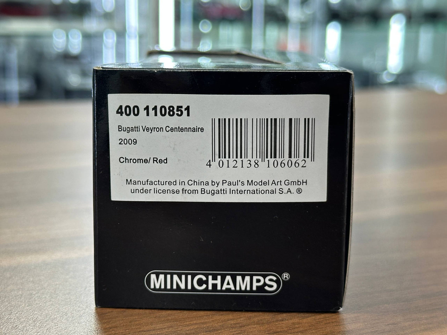 1/43 Diecast Model Minichamps Bugatti Veyron Centenaire (2009) – Chrome/Red