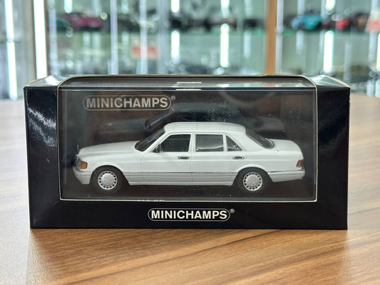 1/43 Diecast Model Mercedes - Benz 500 SE 1989 (Minichamps)