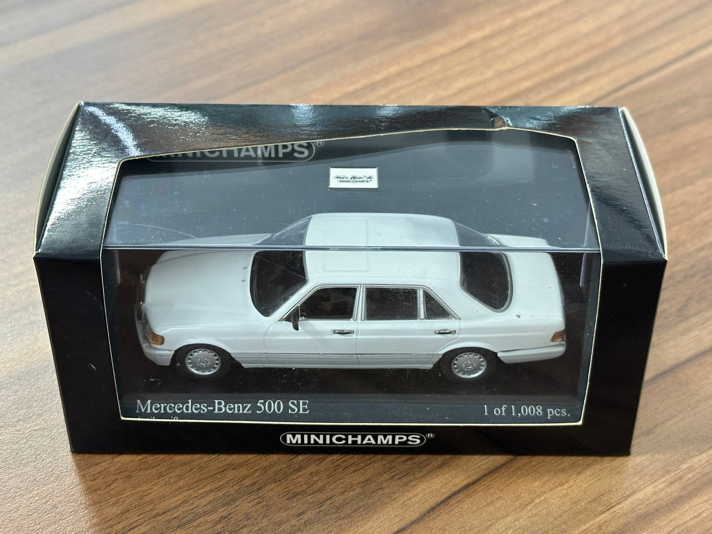 1/43 Diecast Model Mercedes - Benz 500 SE 1989 (Minichamps)