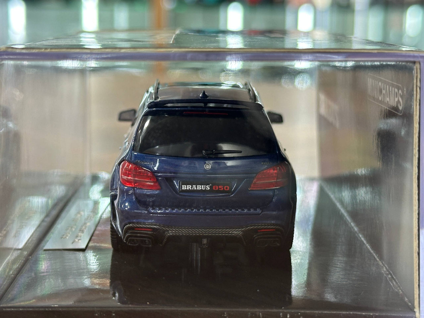 1/43 Diecast Model  Brabus 850 Widestar XL Mercedes-AMG GLS 63 - 2007 (minichamps)