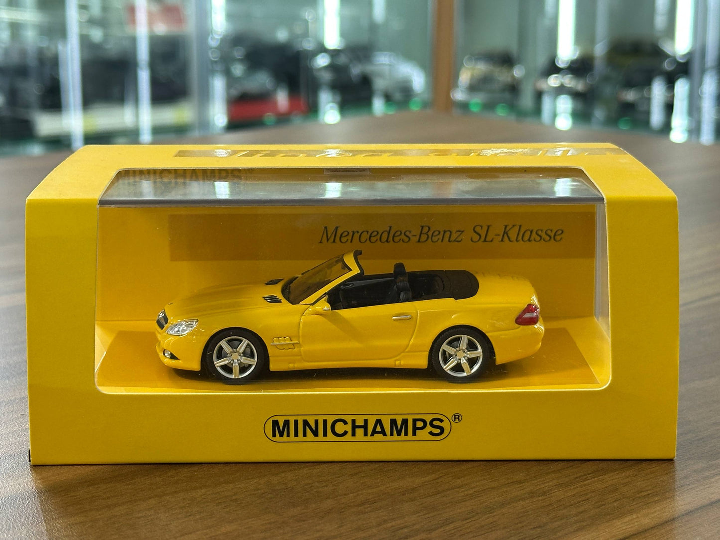 1/43 Diecast Model  Mercedes-Benz SL-Klasse (R230) 2008 (Minichamps)