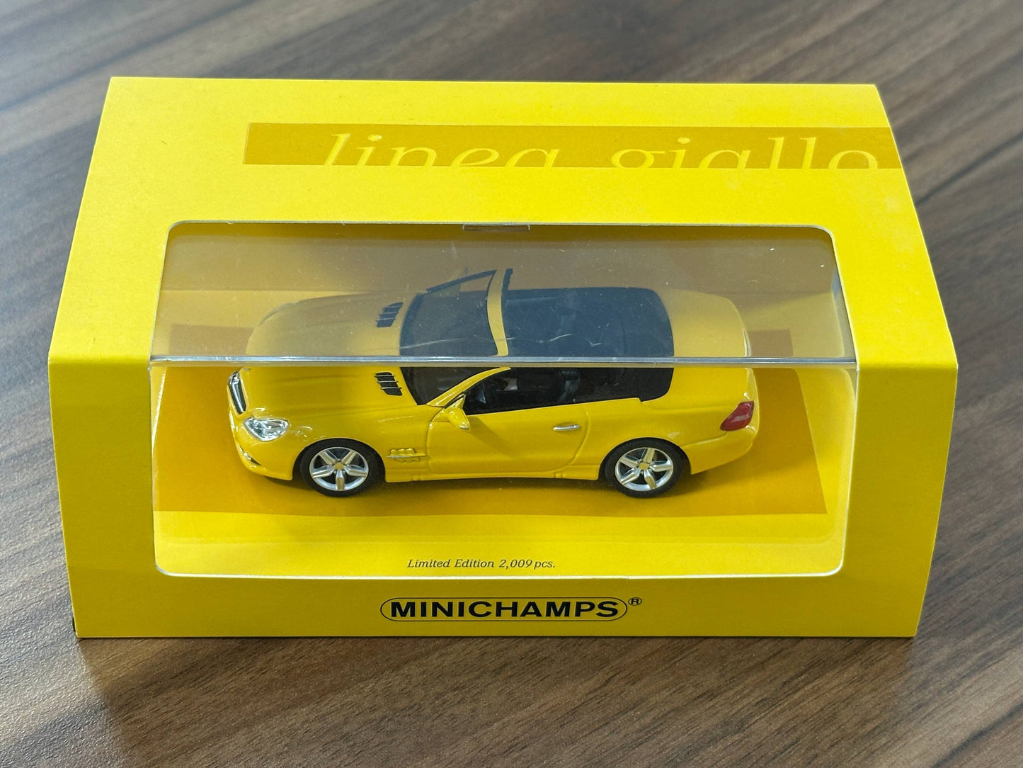 1/43 Diecast Model  Mercedes-Benz SL-Klasse (R230) 2008 (Minichamps)