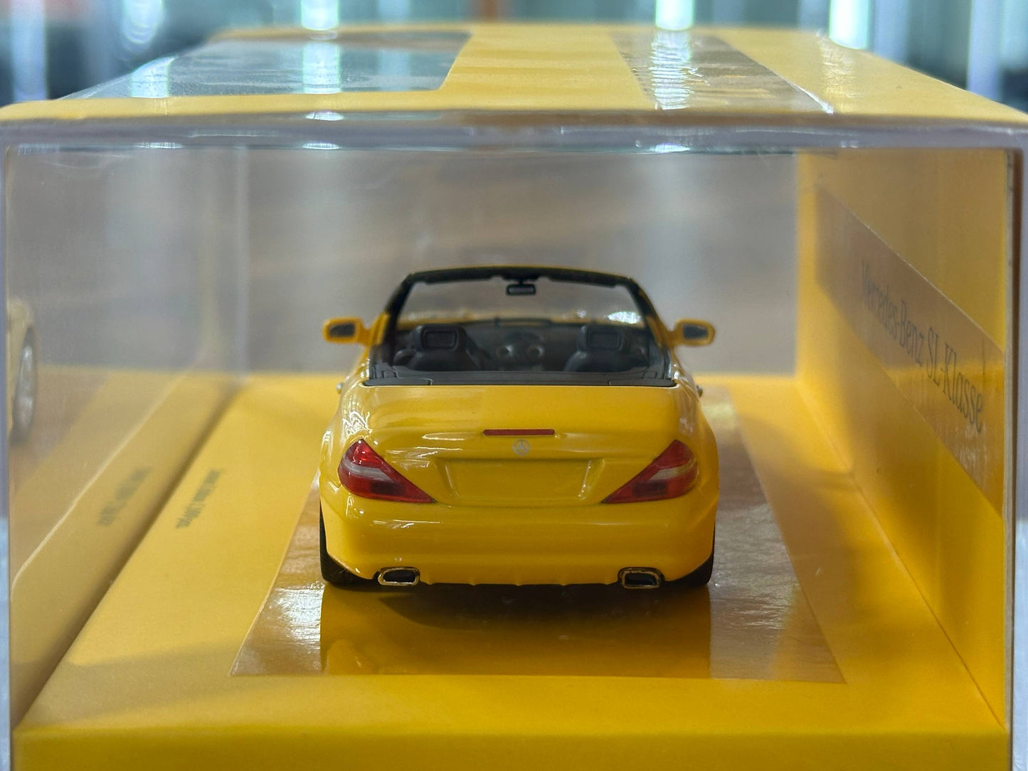 1/43 Diecast Model  Mercedes-Benz SL-Klasse (R230) 2008 (Minichamps)