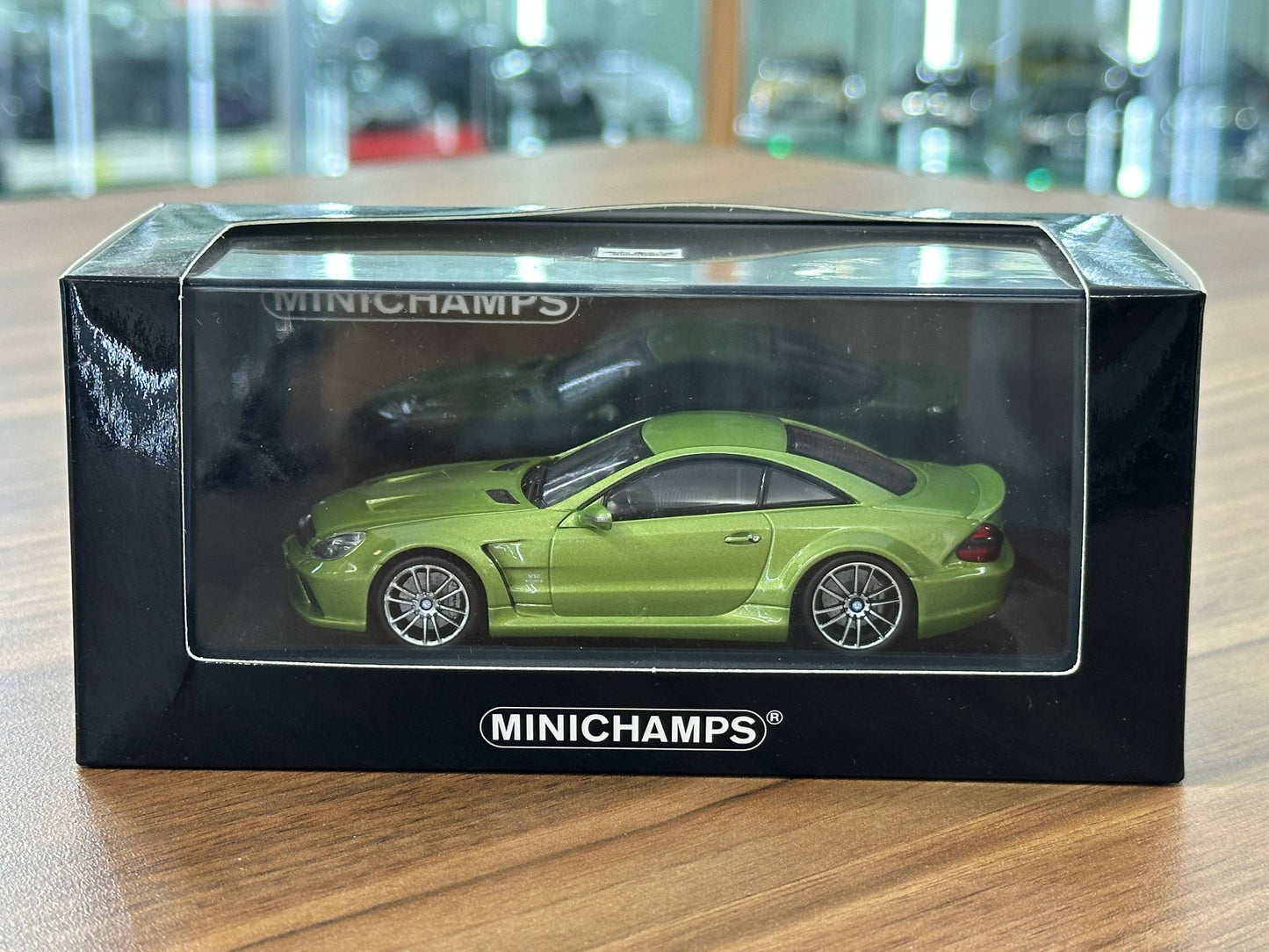 1/43 Diecast Model  Mercedes-Benz SL65 Black Series (R230) (Minichamps)