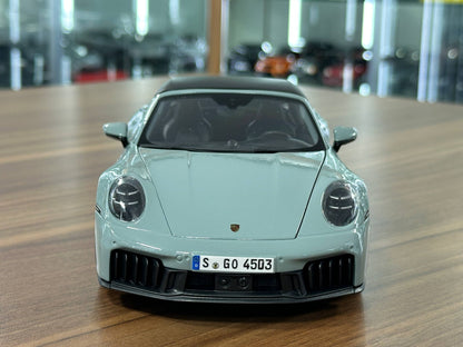 1/18 Diecast Maisto Porsche 911 Targa 4 GTS 992.2 grey
