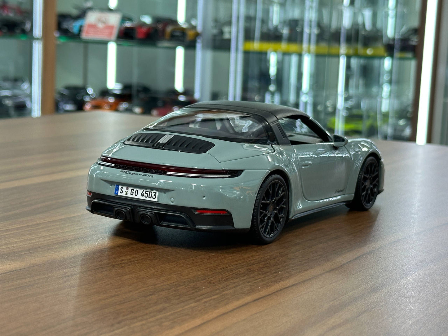1/18 Diecast Maisto Porsche 911 Targa 4 GTS 992.2 grey