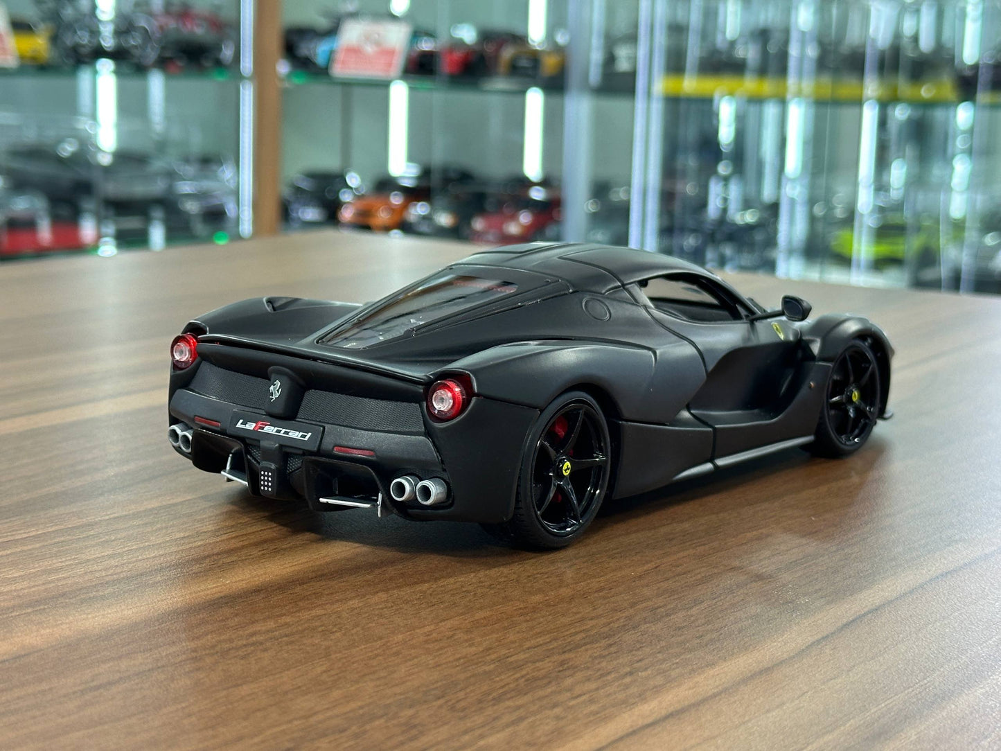 1/18 Metal Diecast Bburago Signature Series Ferrari Laferrari Matt Black