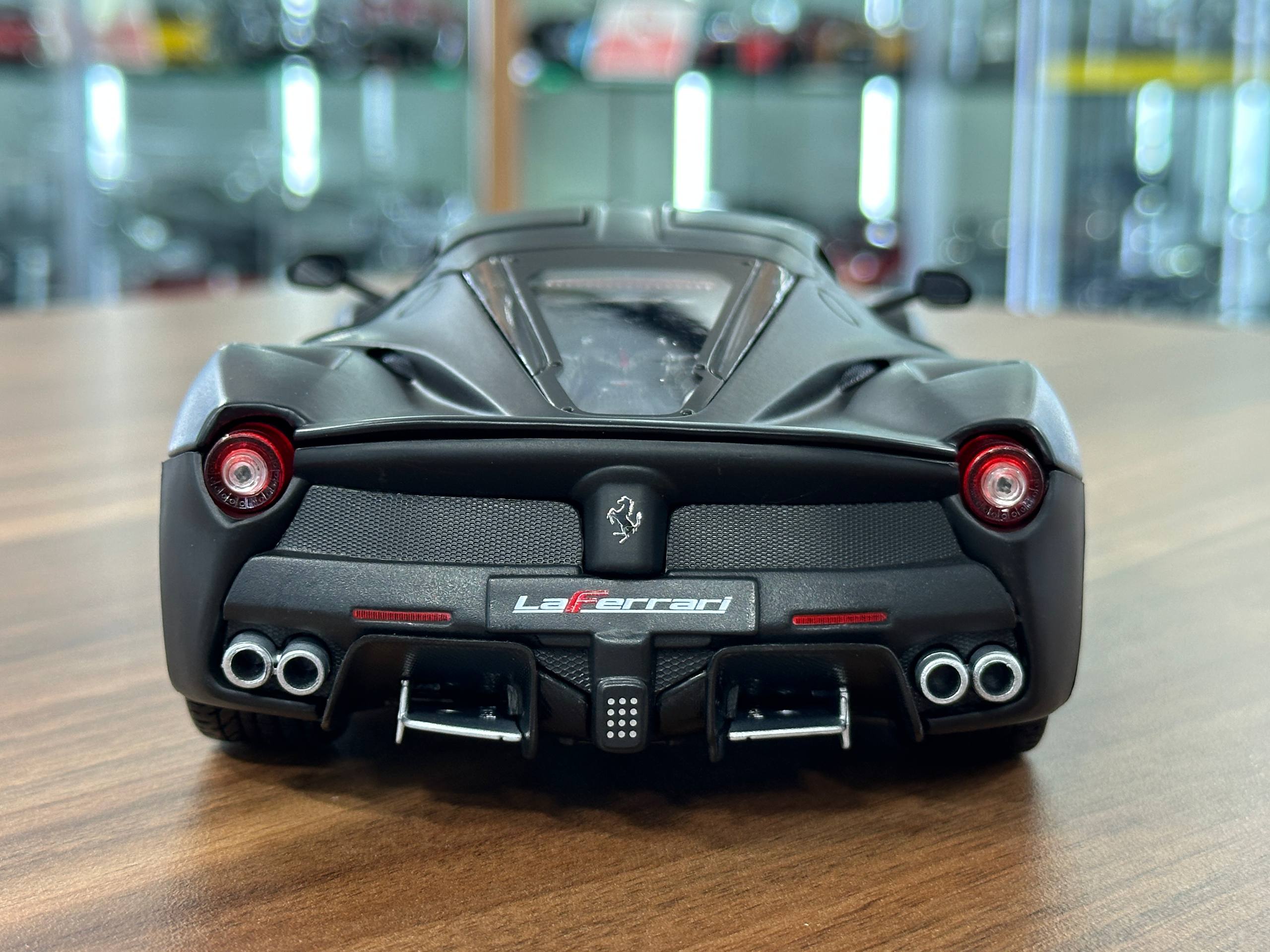 1/18 Metal Diecast Bburago Signature Series Ferrari Laferrari Matt