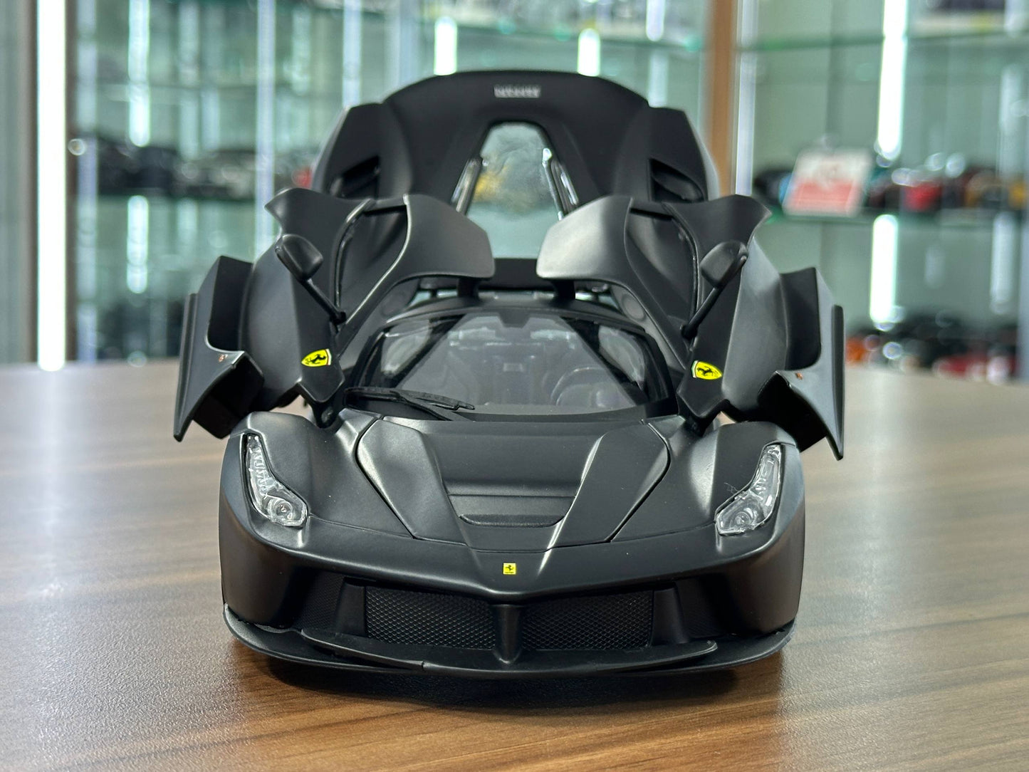 1/18 Metal Diecast Bburago Signature Series Ferrari Laferrari Matt Black