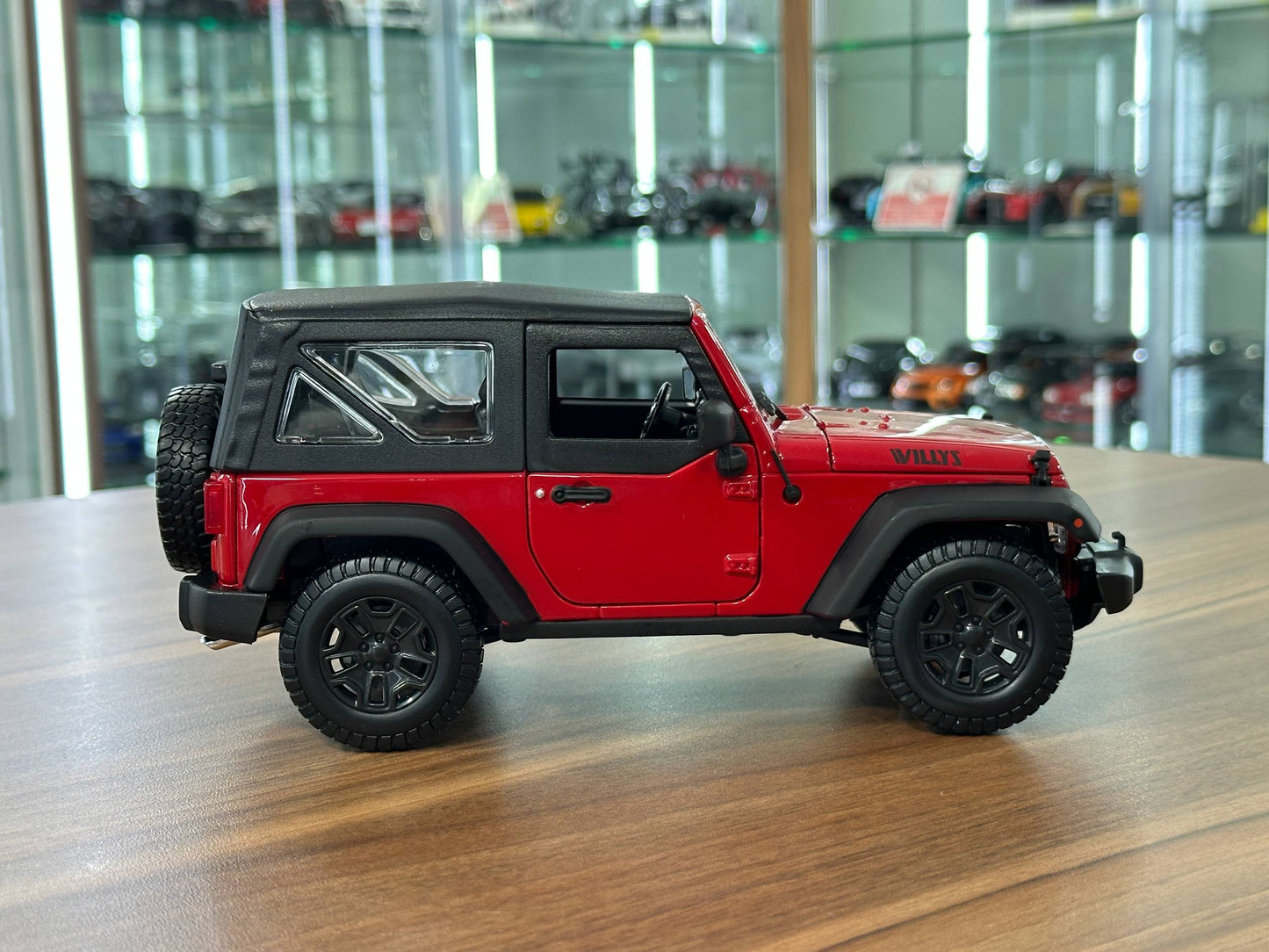 1/18 Diecast Full opening  Maisto Jeep Wrangler 2014 Red