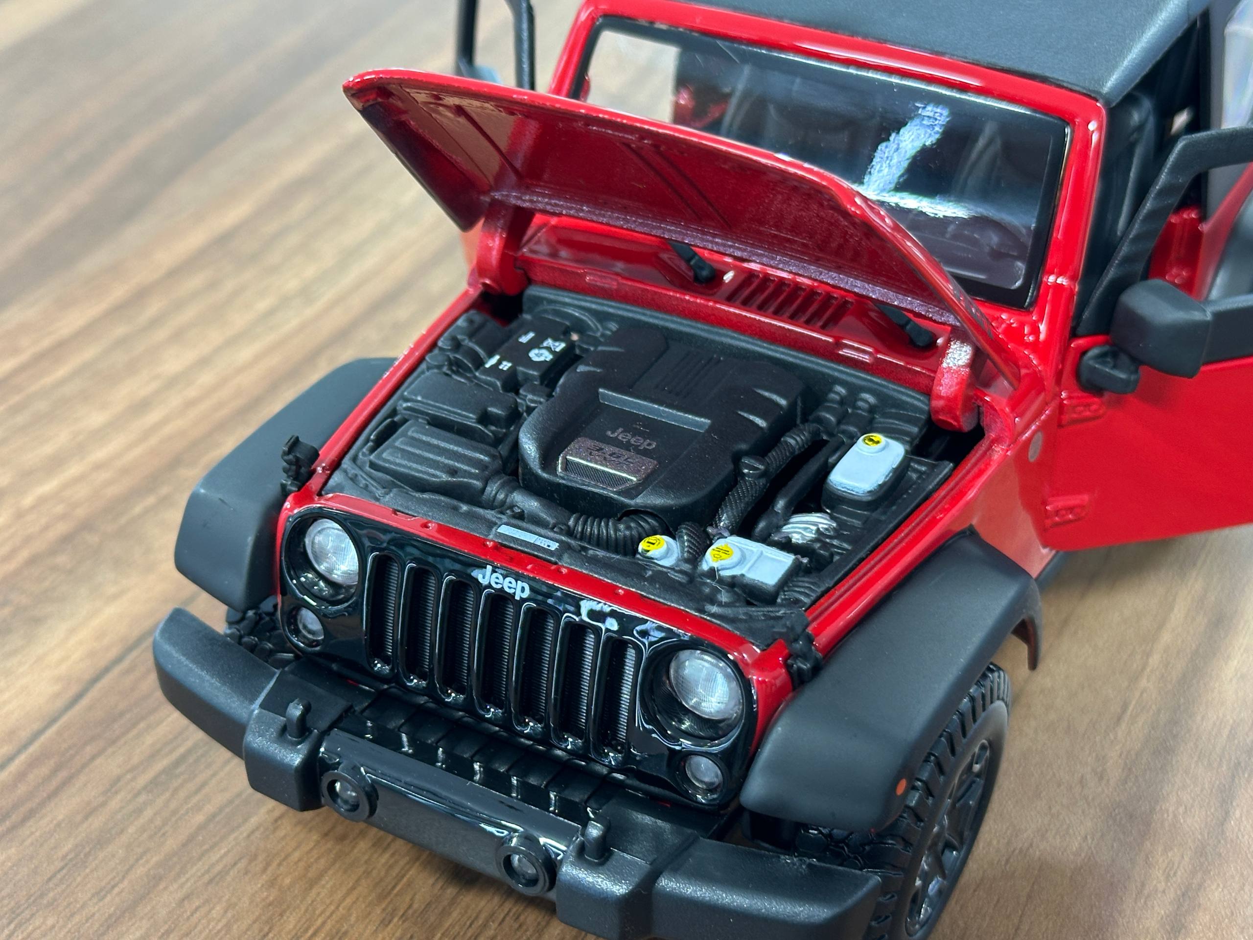 1/18 Diecast Full opening Maisto Jeep Wrangler 2014 Red – dturman.com