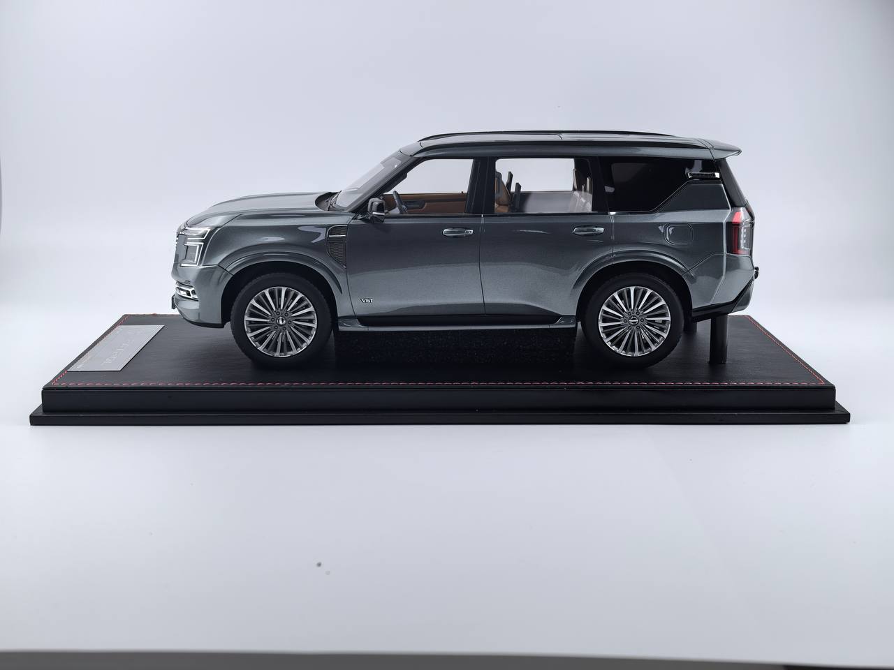 ★[Pre-Order | Delivery Sep 2025] 1/18 Diamand Nissan Patrol Y63  Premium – Grey – Limited Edition 50 pcs