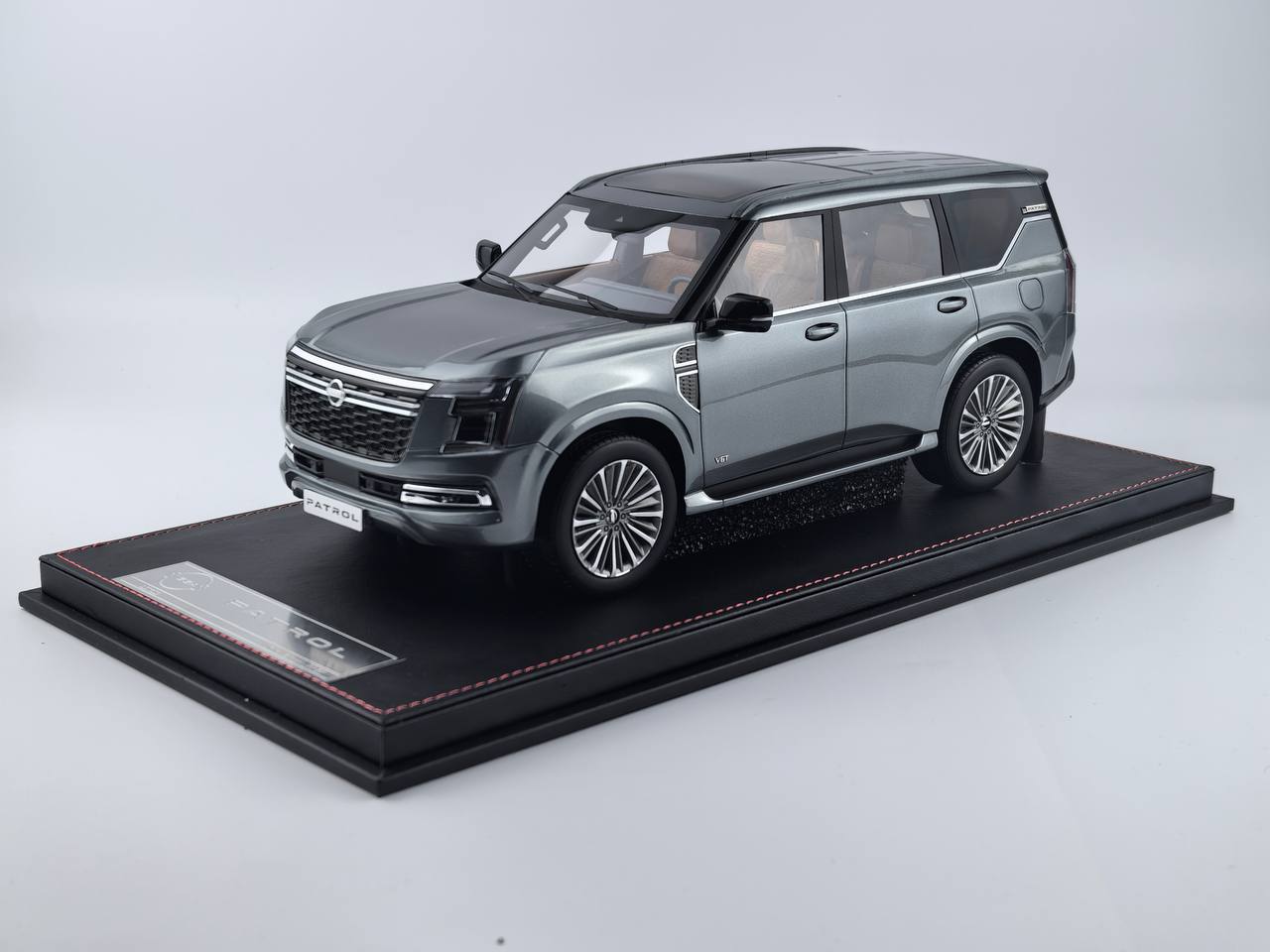 ★[Pre-Order | Delivery Sep 2025] 1/18 Diamand Nissan Patrol Y63  Premium – Grey – Limited Edition 50 pcs