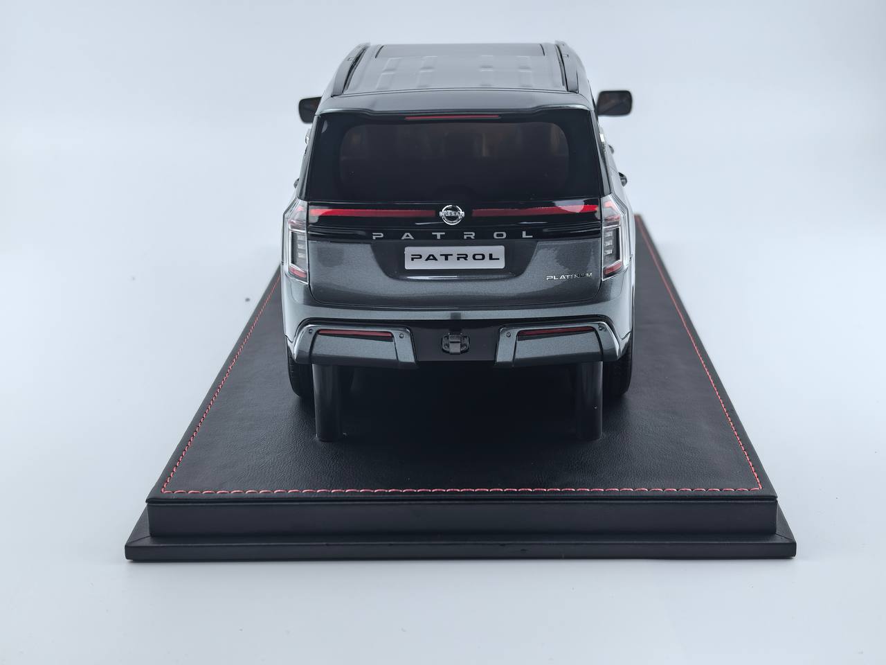 ★[Pre-Order | Delivery Sep 2025] 1/18 Diamand Nissan Patrol Y63  Premium – Grey – Limited Edition 50 pcs