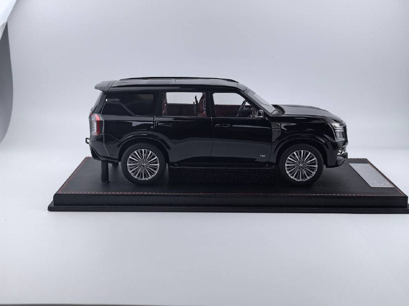 ★[Pre-Order | Delivery Sep 2025] 1/18 Diamand Nissan Patrol Y63 Platinum – Black – Limited Edition (75 pcs)