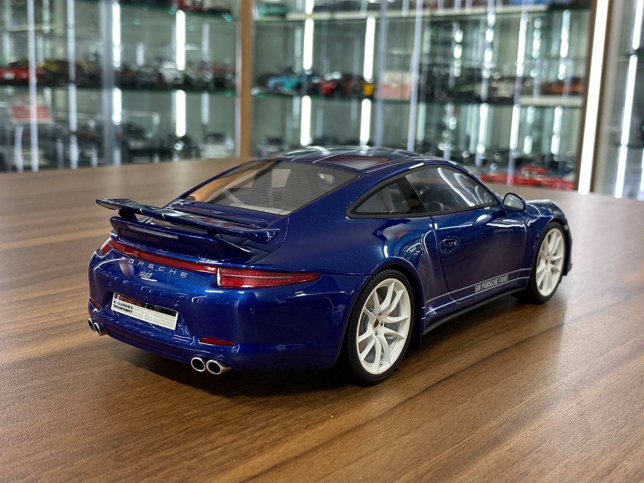1/18 Resin Porsche 911 (991) Carrera 4S 5M FANS in Blue by GTSpirit - Limited 1000 pcs