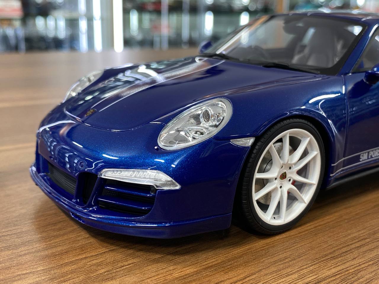 1/18 Resin Porsche 911 (991) Carrera 4S 5M FANS in Blue by GTSpirit - Limited 1000 pcs