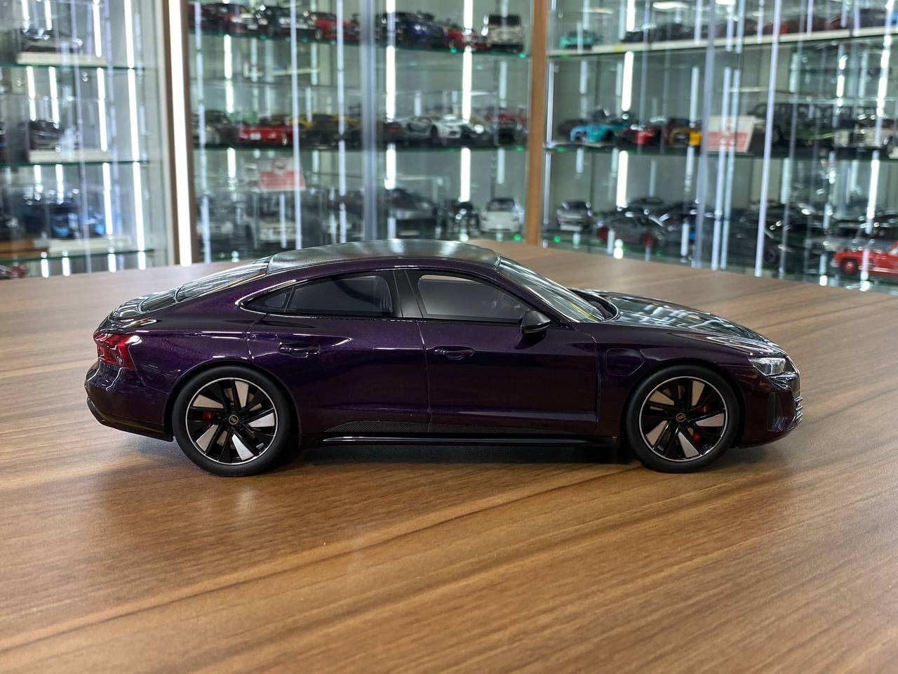 1/18 Resin Audi RS E-Tron GT in Dark Purple by GTSpirit - Limited 999 pcs