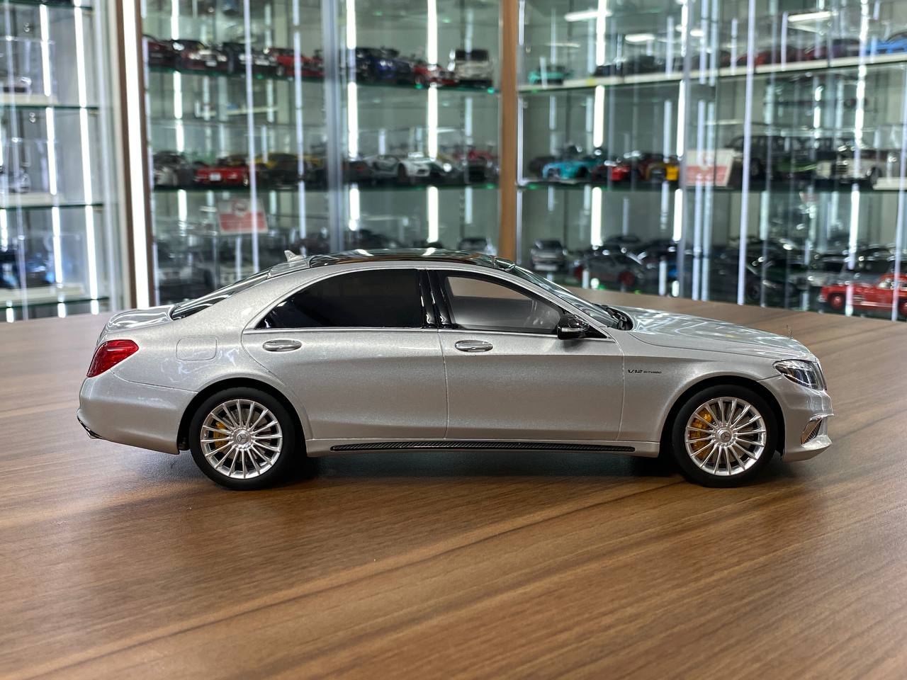 1/18 Resin Mercedes Benz S 65 AMG W222 2016 in Silver by GTSpirit -Limited 1500 pcs