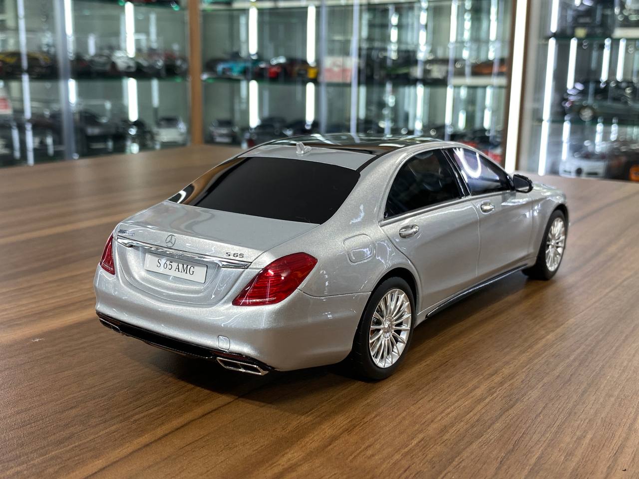 1/18 Resin Mercedes Benz S 65 AMG W222 2016 in Silver by GTSpirit -Limited 1500 pcs