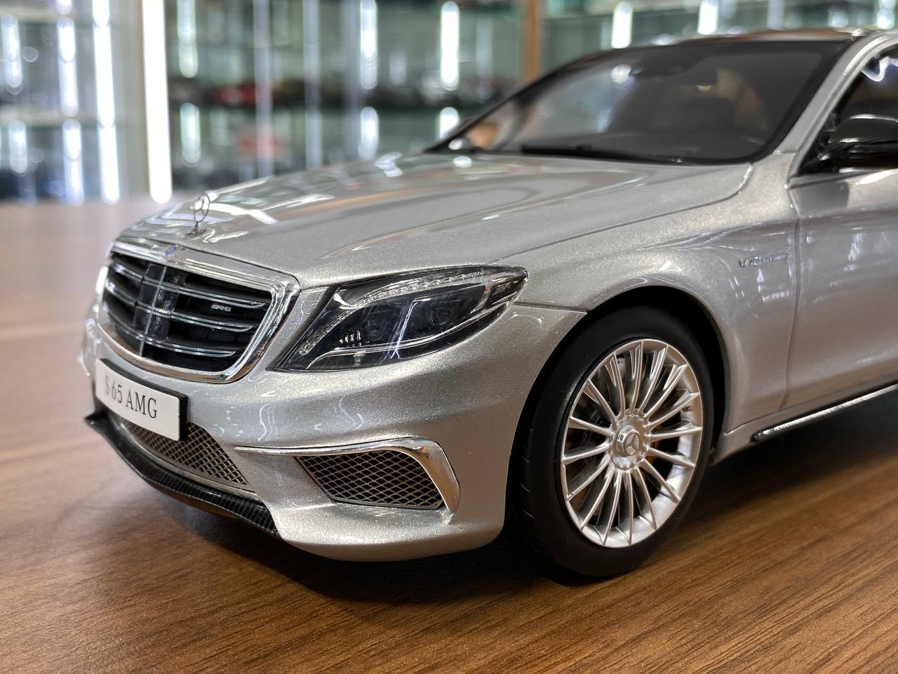 1/18 Resin Mercedes Benz S 65 AMG W222 2016 in Silver by GTSpirit -Limited 1500 pcs