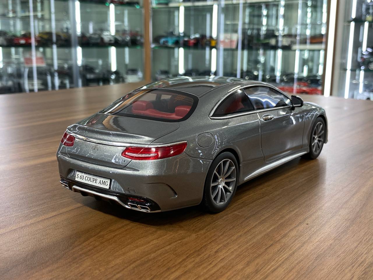 1/18 Resin Mercedes Benz S 63 AMG in Grey by GT Spirit Limited 1000 pcs