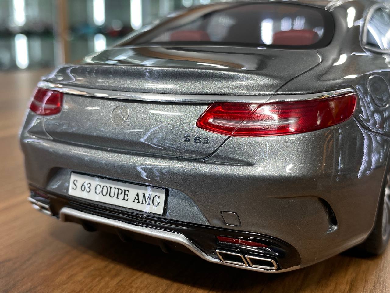 1/18 Resin Mercedes Benz S 63 AMG in Grey by GT Spirit Limited 1000 pcs