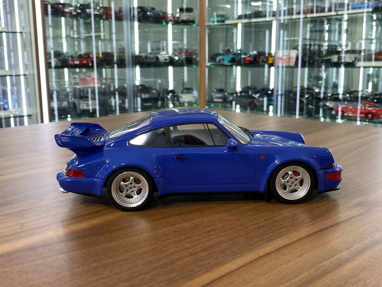 1/18 Resin GT Spirit Porsche 911 (964)  Carrera RS 3.8 1992 Blue Limited 999 pcs