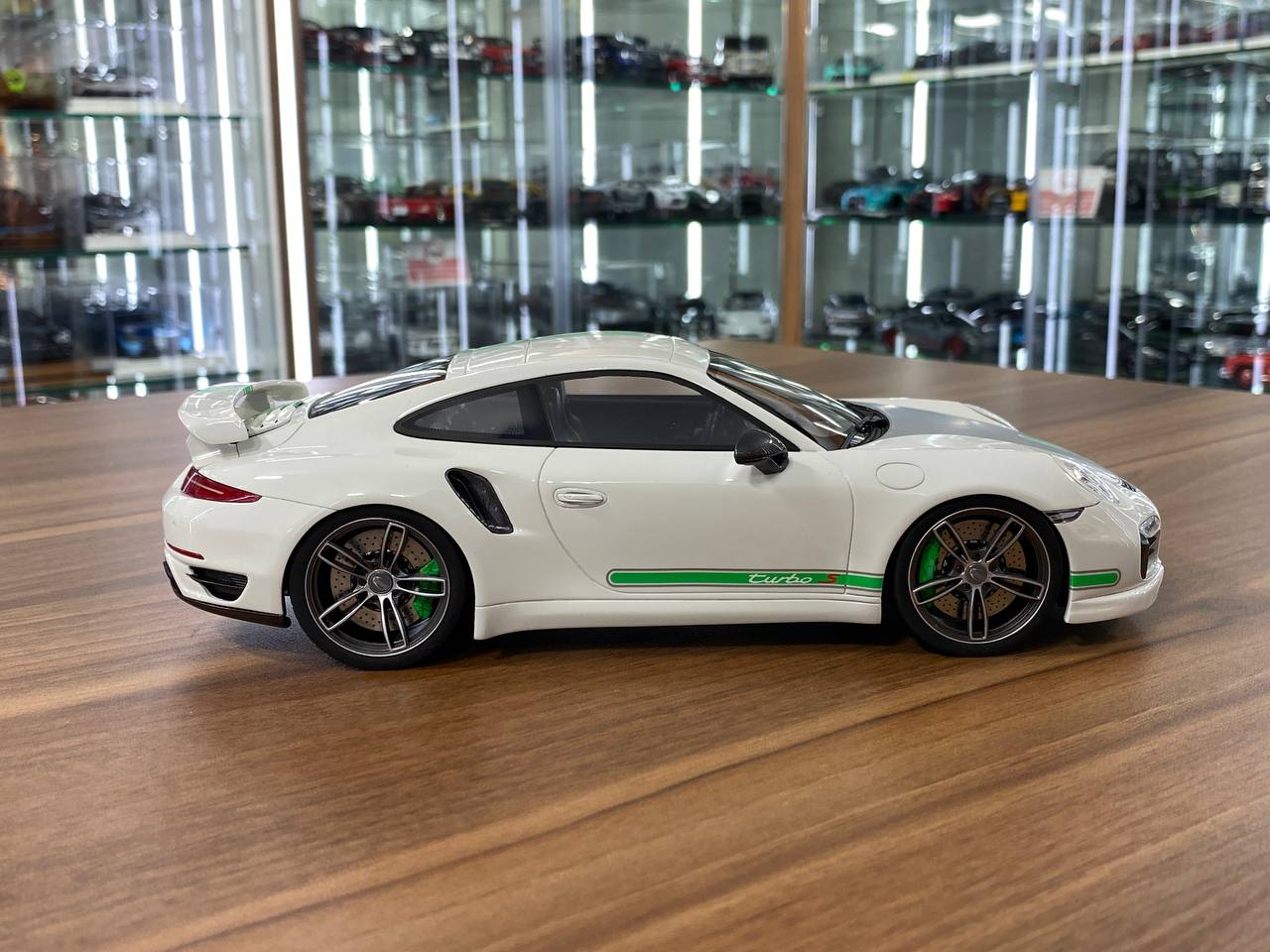 1/18 Resin Porsche 911 Turbo S Modified by TechArt in White/Green Stripe  Limited 300 pcs