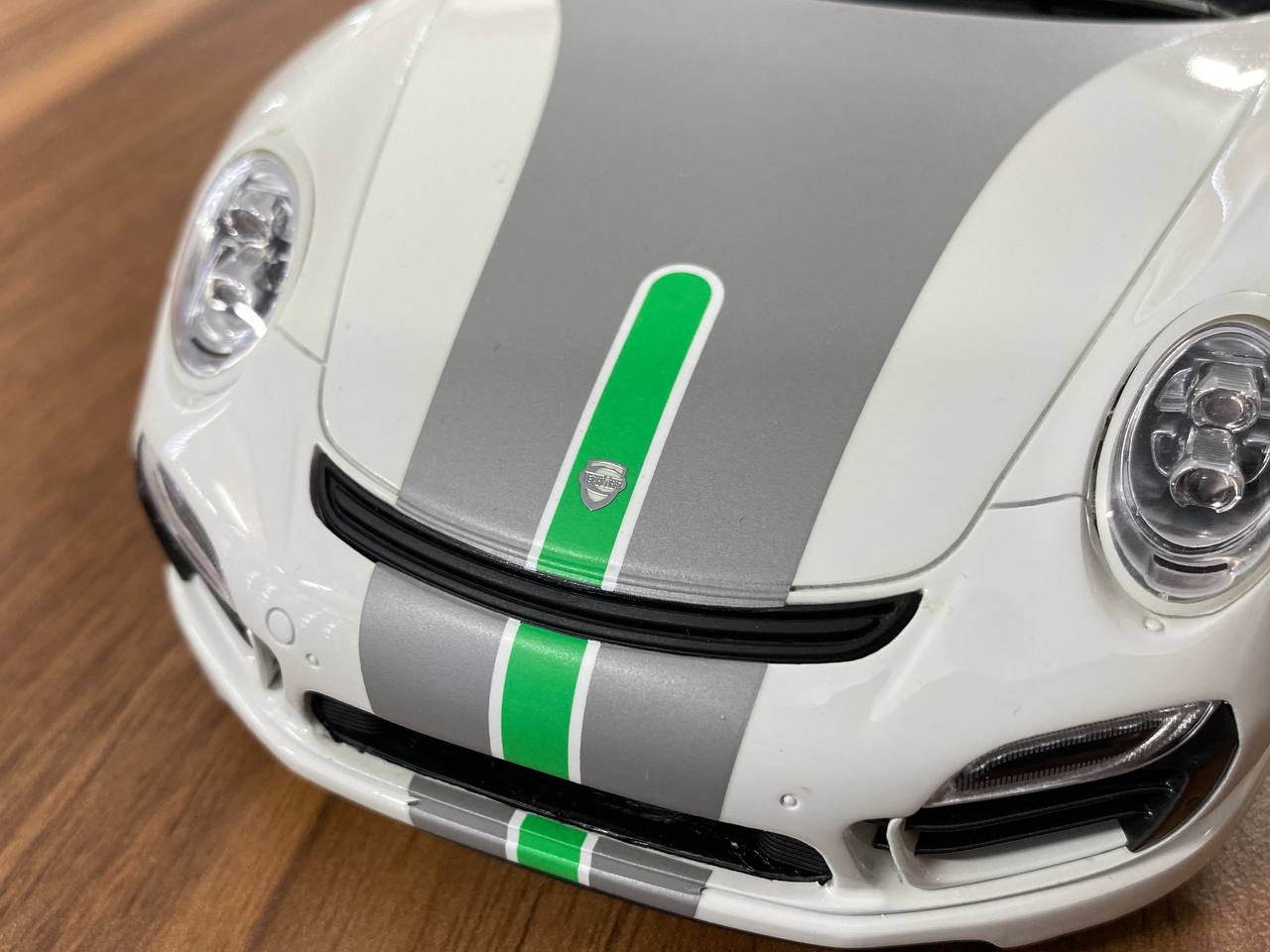 1/18 Resin Porsche 911 Turbo S Modified by TechArt in White/Green Stripe  Limited 300 pcs