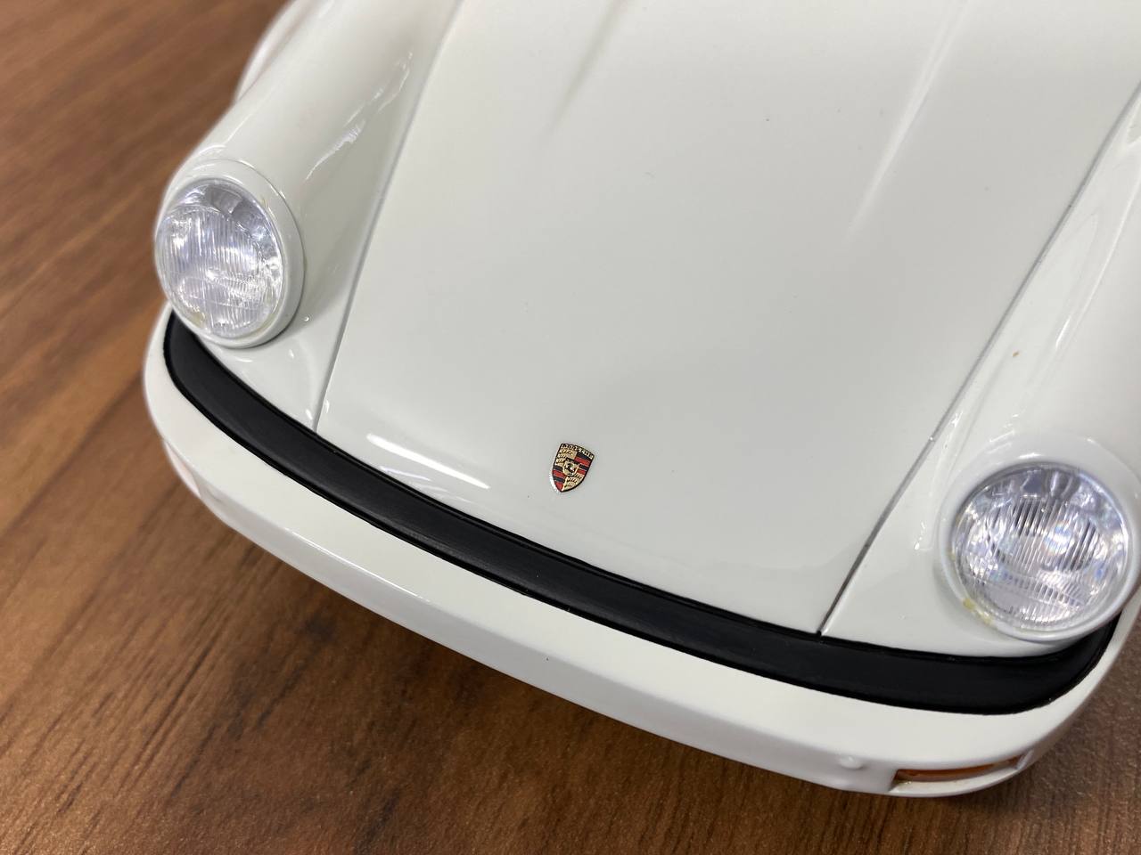 1/18 Resin Porsche 911  (930) SC RS 1984 White by GTSpirit -  Limited 999 pcs
