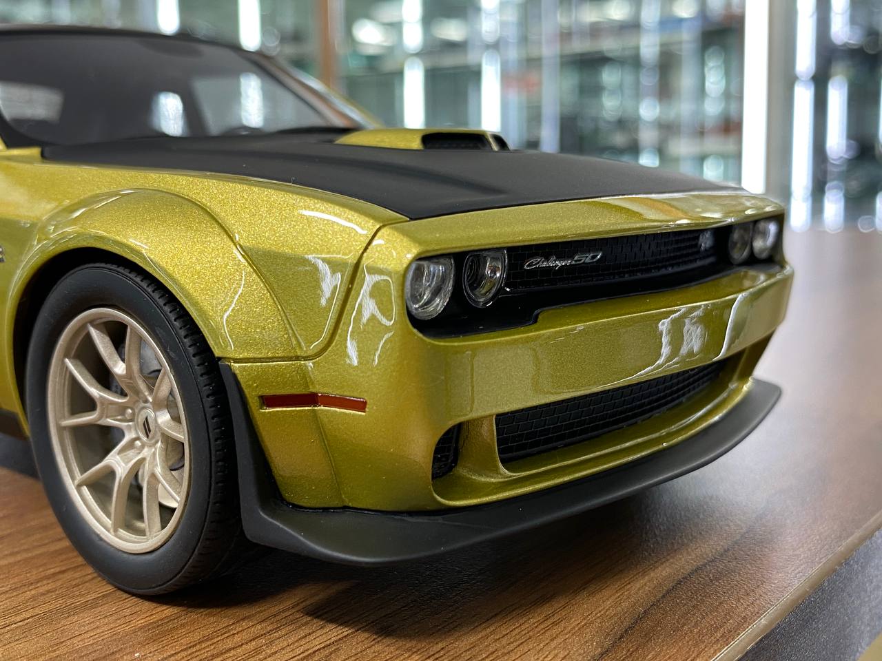 1/18 Resin GT Spirit Dodge Challenger R/T 50th Anniversary 2020 Gold / matt black Limited 999 pcs