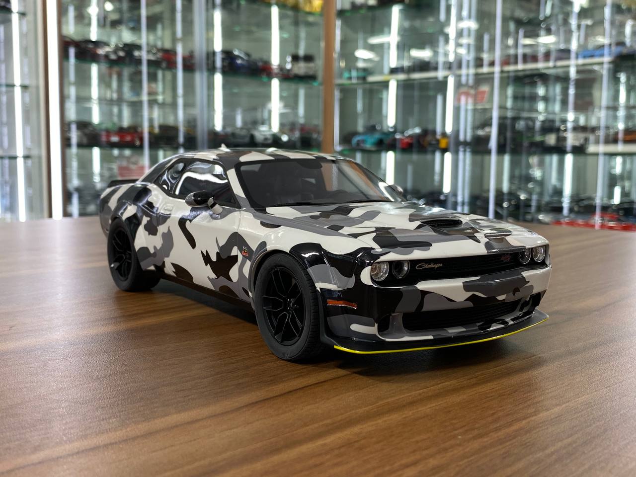 1/18 Resin GT Spirit Dodge Challenger R/T Scat Pack Widebody 2019 Camouflage  Limited 504 pcs