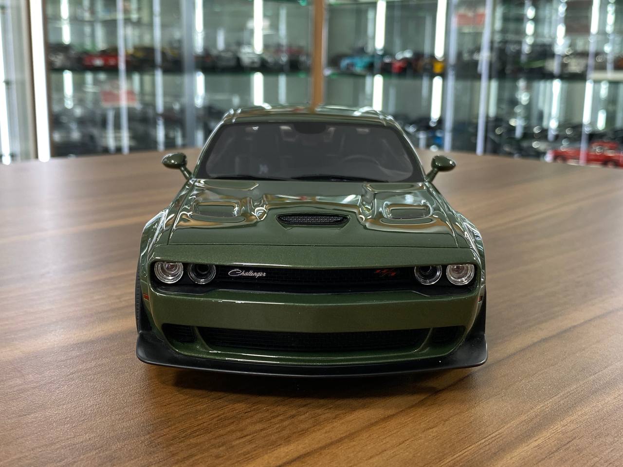 1/18 Resin Dodge Challenger R/T Scat Pack Widebody 2019 Green Limited 999 pcs