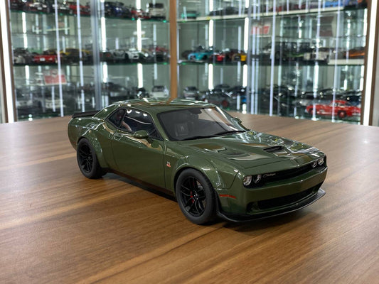 1/18 Resin Dodge Challenger R/T Scat Pack Widebody 2019 Green Limited 999 pcs