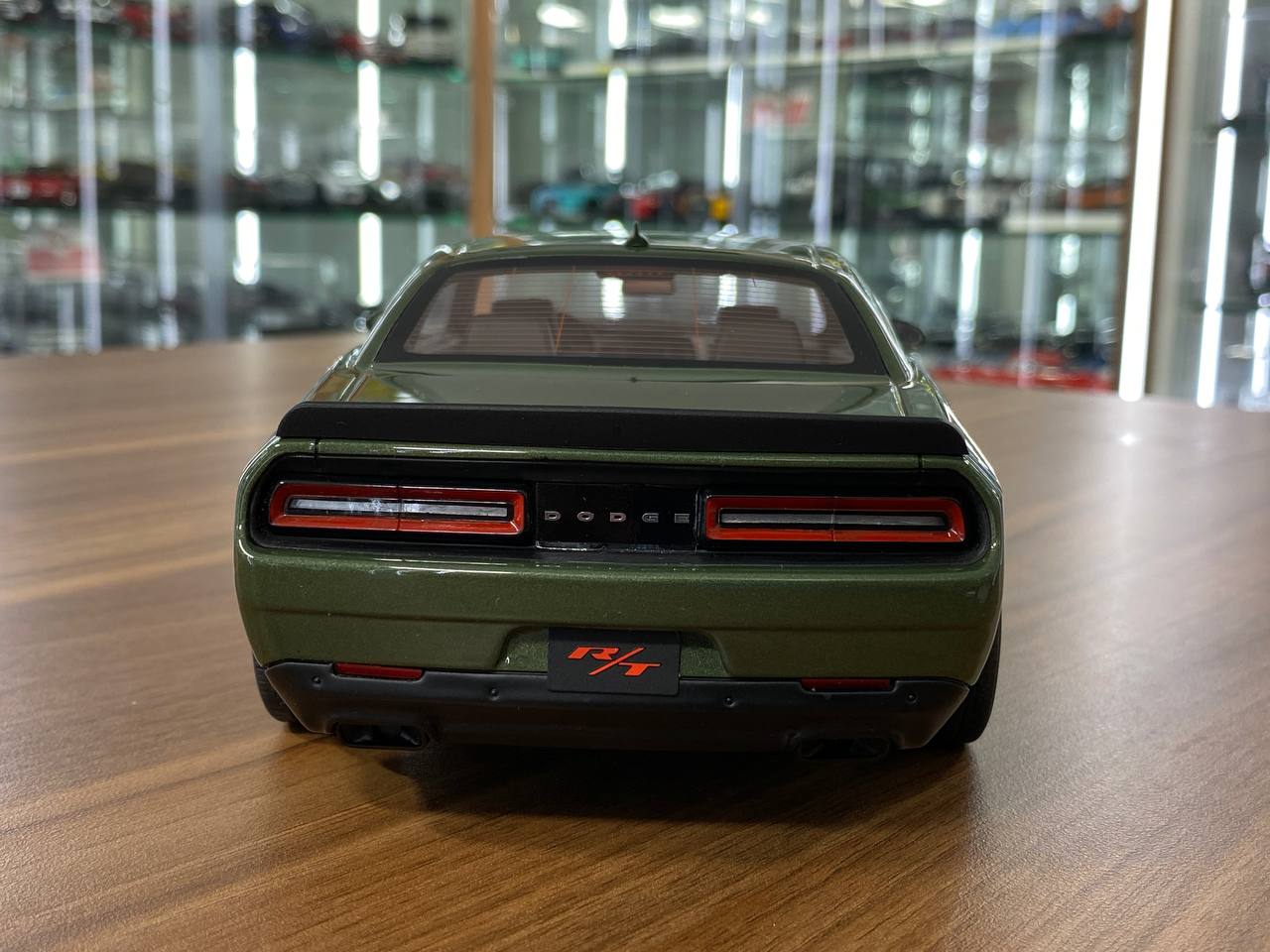 1/18 Resin Dodge Challenger R/T Scat Pack Widebody 2019 Green Limited 999 pcs