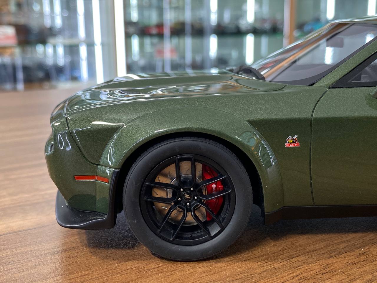 1/18 Resin Dodge Challenger R/T Scat Pack Widebody 2019 Green Limited 999 pcs