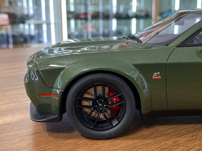 1/18 Resin Dodge Challenger R/T Scat Pack Widebody 2019 Green Limited 999 pcs