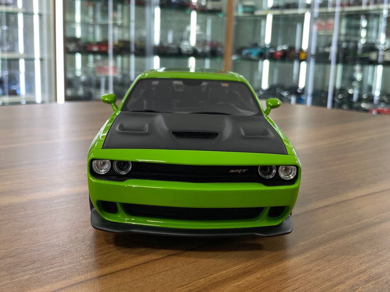 1/18 Resin GT Spirit Dodge Challenger SRT Hellcat 2017 Green / matte black Limited 999 pcs