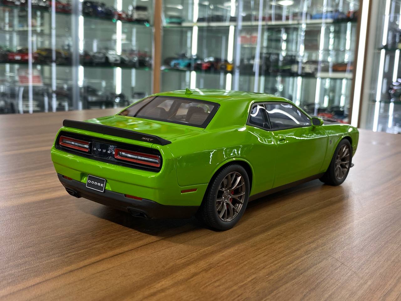 1/18 Resin GT Spirit Dodge Challenger SRT Hellcat 2017 Green / matte black Limited 999 pcs