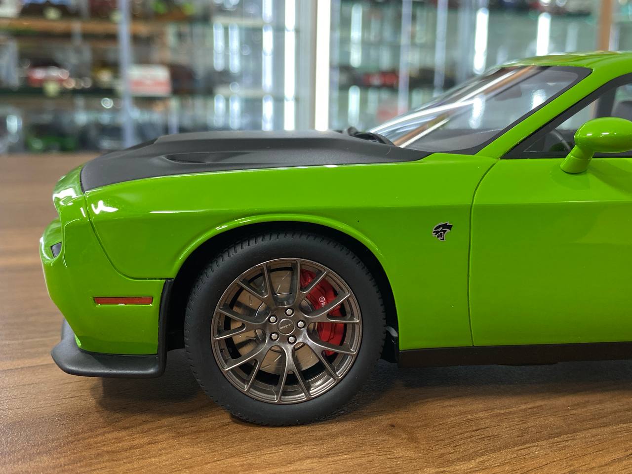 1/18 Resin GT Spirit Dodge Challenger SRT Hellcat 2017 Green / matte black Limited 999 pcs