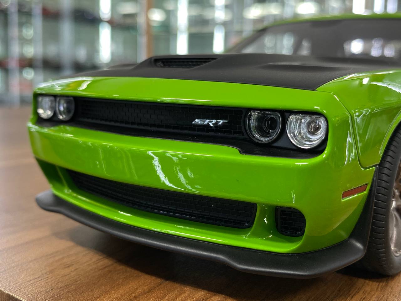 1/18 Resin GT Spirit Dodge Challenger SRT Hellcat 2017 Green / matte black Limited 999 pcs