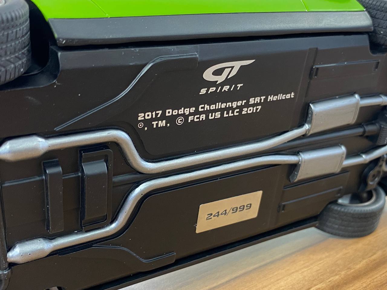 1/18 Resin GT Spirit Dodge Challenger SRT Hellcat 2017 Green / matte black Limited 999 pcs