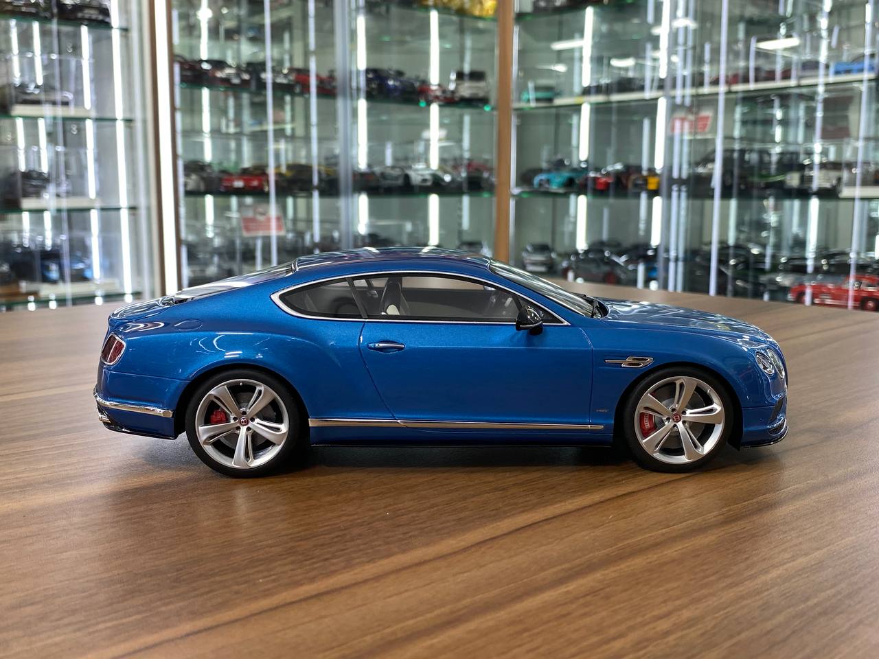 1/18 Resin GT Spirit Bentley Continental GT V8 S 2015  Blue Limited 504 pcs